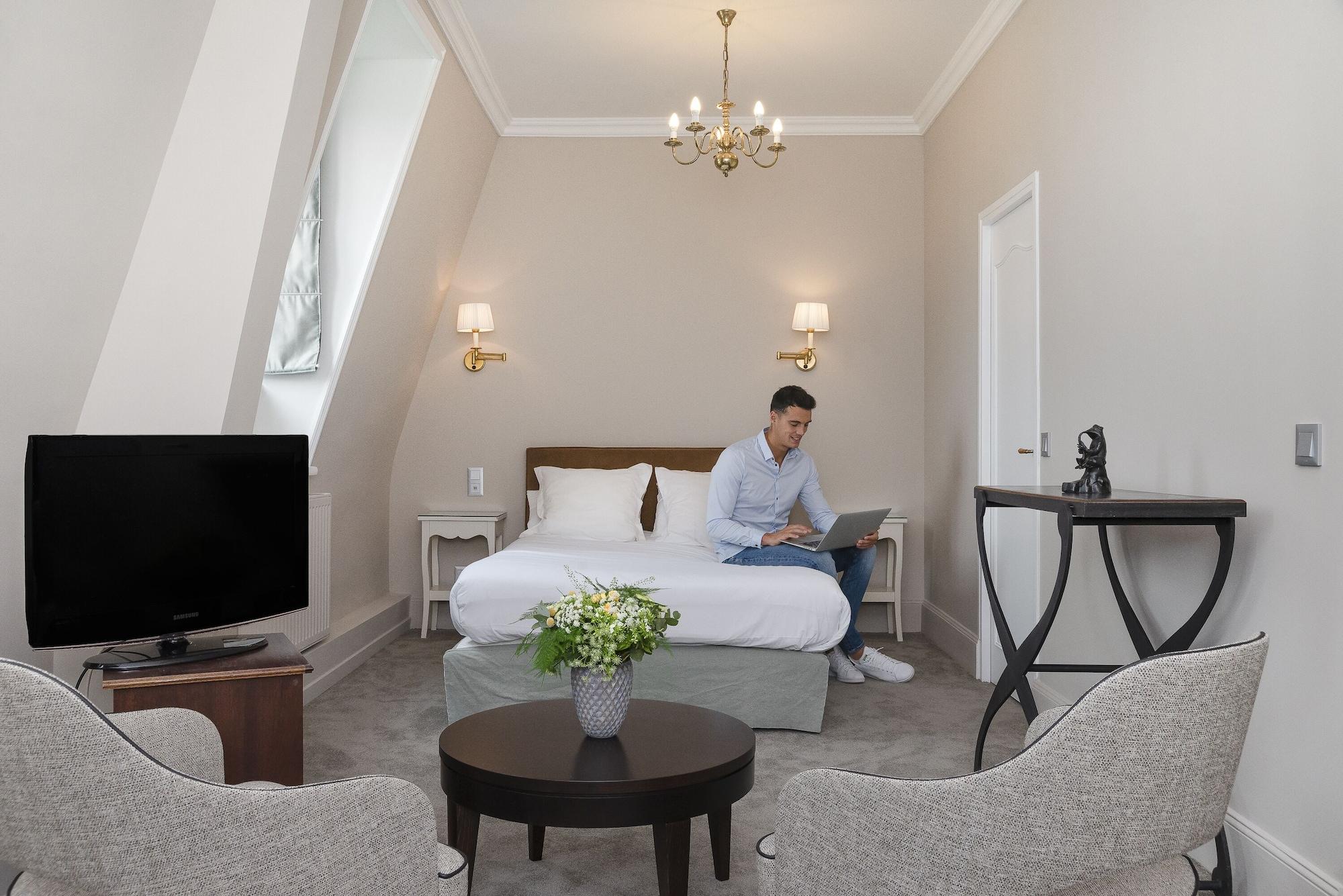 Hotel Chateau Tilques エクステリア 写真