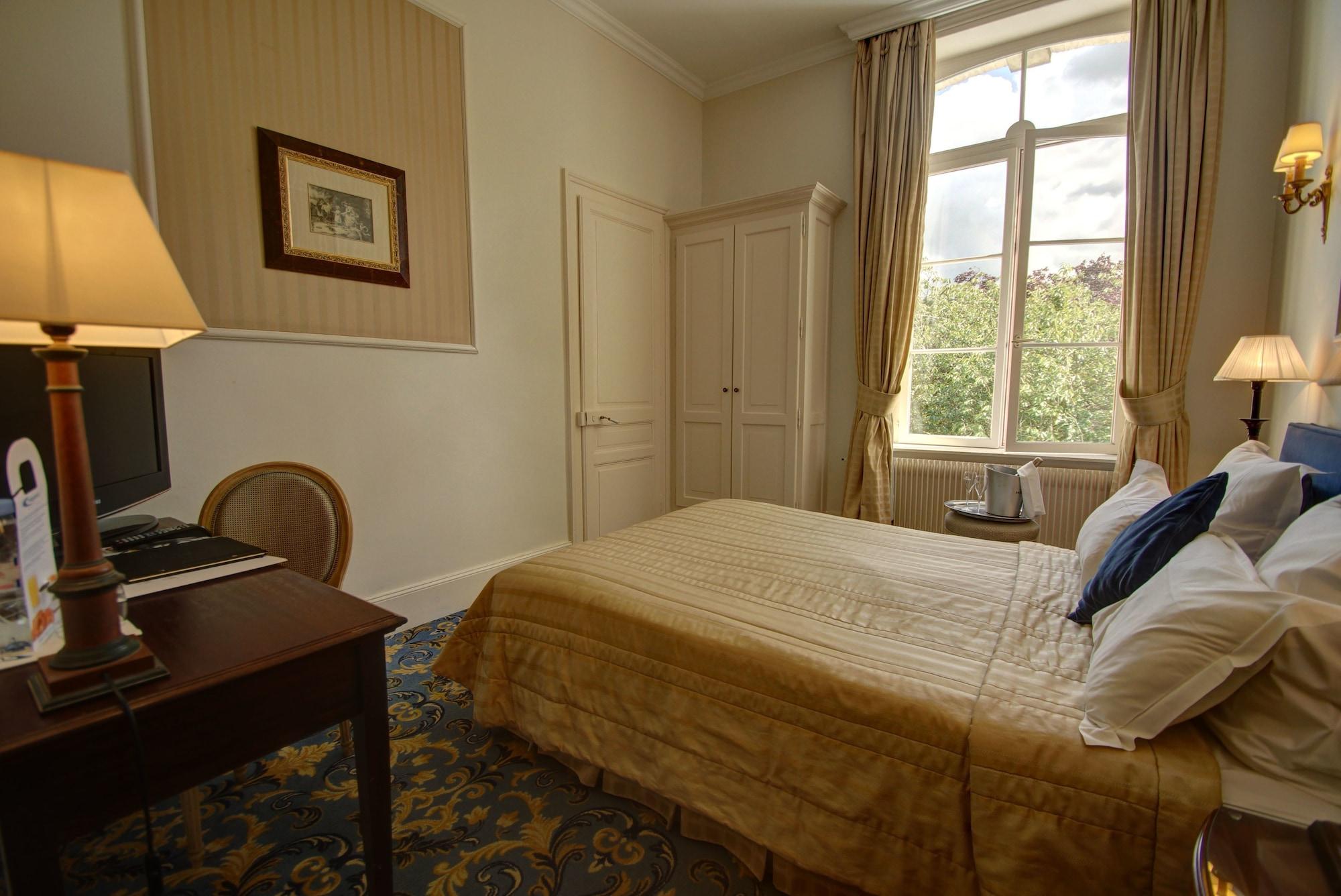 Hotel Chateau Tilques エクステリア 写真