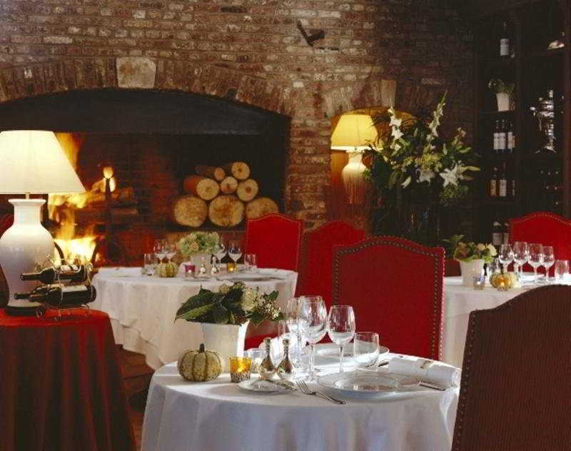Hotel Chateau Tilques レストラン 写真